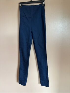 High-Waist Navy Jeggings